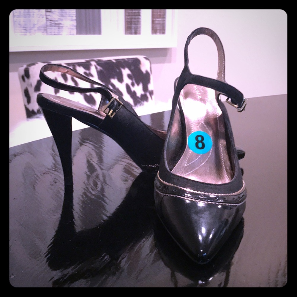 Black Tahari sling back heels